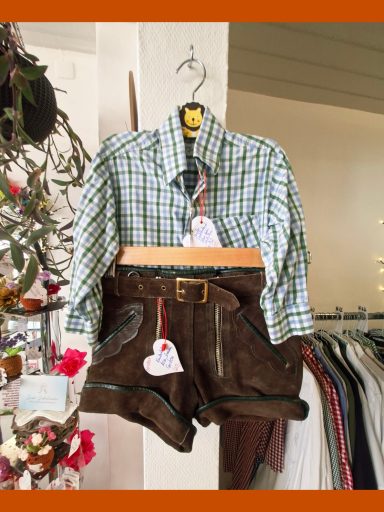 Kinder Leder Hose Gr.104, 20 Euro, Hemd Gr. 92, 10 Euro