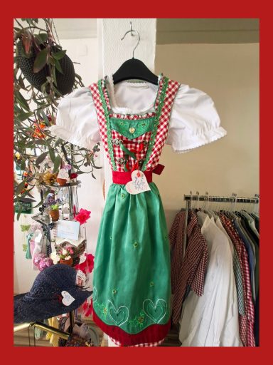 Kinder Dirndl Gr. 116, incl. Bluse Gr. 104, 20 Euro