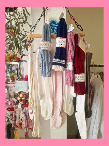 Passend - selbst gestrickte Socken, Kniestrümpfe, Sneaker ab 10 Euro