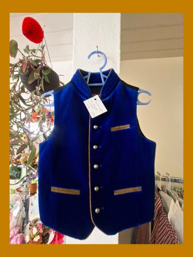 Kinder Gilet, Gr. 110/116, 25 Euro