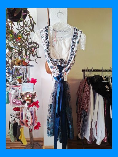 Dirndl von Majo, Gr. 46, 80 Euro, Bluse extra